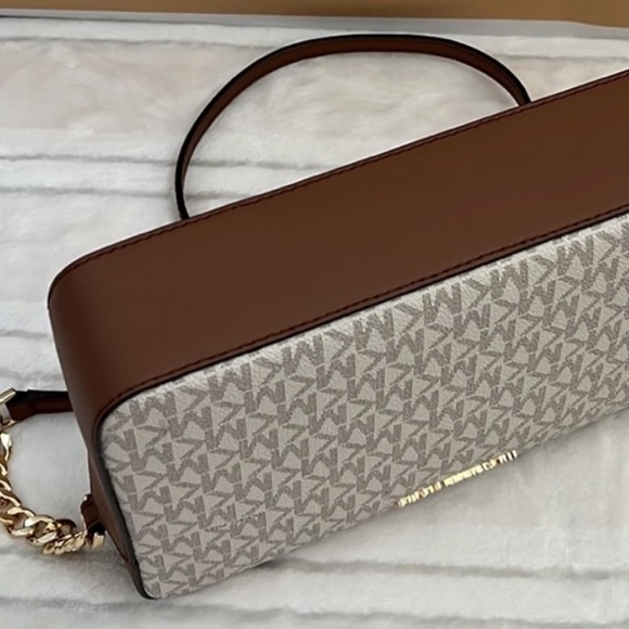 Michael Kors Jet Set Large Printed Logo Crossbody Messenger Bag - Picture 5 of 9